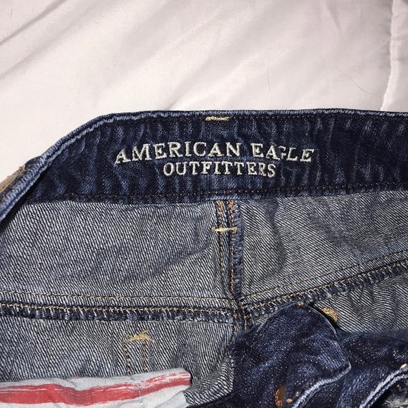 Dark wash American Eagle shorts - Picture 4 of 6